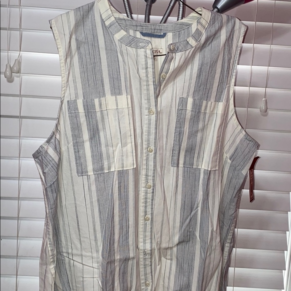 Stripped sleeveless dress